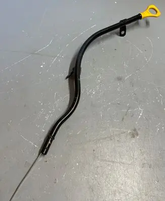 Hyundai i20 Active Oil level dip stick 
