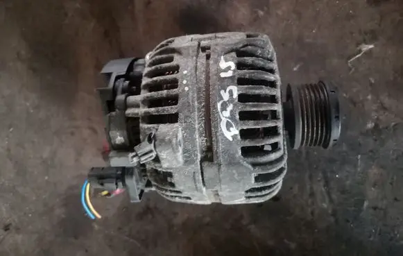 Nissan Qashqai Generator/alternator 0124525140