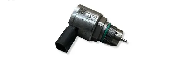 Audi A4 S4 B9 Fuel pressure regulator 04L130764C 071215