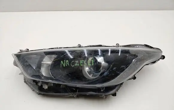 Toyota Yaris XP210 Headlight/headlamp 