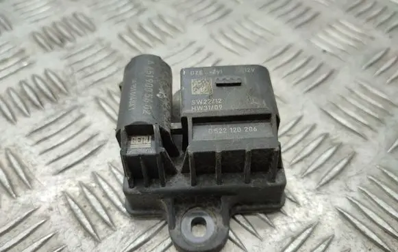 Mercedes-Benz A W176 Glow plug pre-heat relay A6519005602