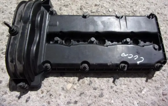 Jeep Cherokee Rocker cam cover 20132435