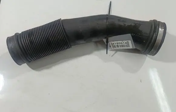 Audi A4 S4 B5 8D Air intake hose/pipe 058129827E