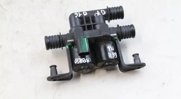 BMW M6 Coolant heater control valve 6906652 6931708 64116906652