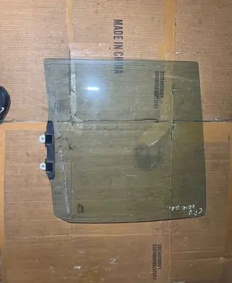 Honda CR-V Rear door window glass