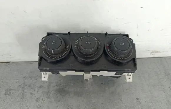 Peugeot 308 Climate control/heater control trim T1000220K
