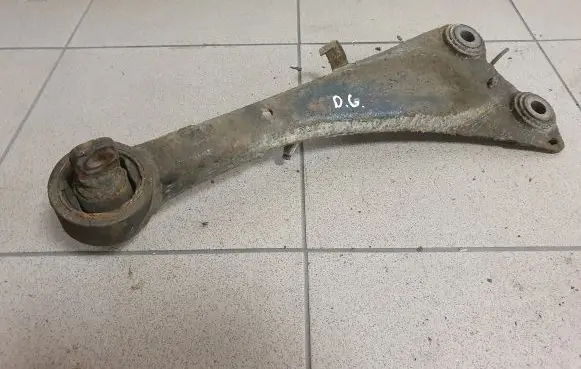 Toyota Avensis T270 Rear upper control arm/wishbone