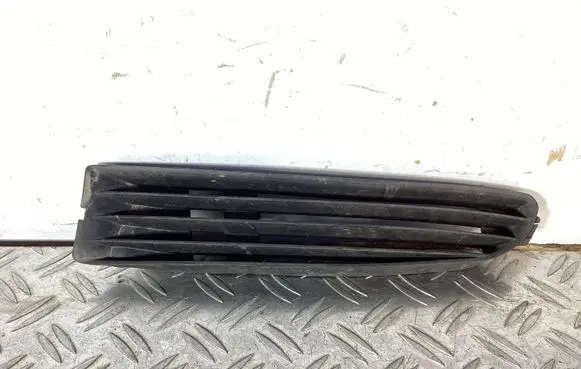 Audi A8 S8 D2 4D Front bumper lower grill 4D0853683