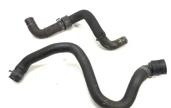 Engine coolant pipe/hose
