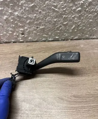 Volkswagen Golf V Wiper control stalk 1K0953519H 01203514 20351401134848