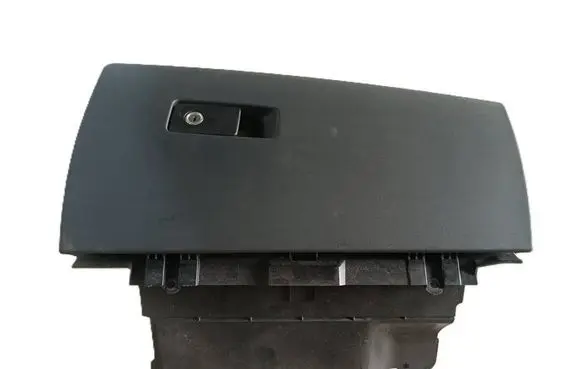 Glove box