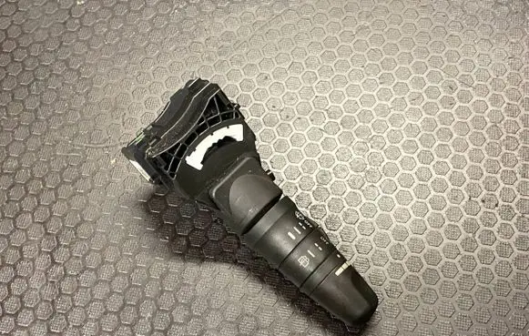 Nissan X-Trail T30 Wiper control stalk 25260 4Z23 8H905