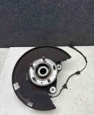Opel Zafira C Front wheel hub 13583479