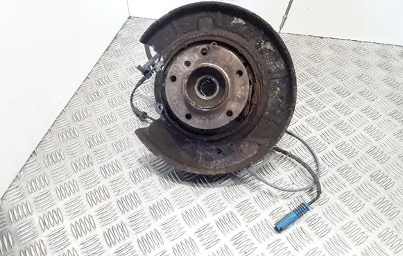 BMW 5 E39 Rear wheel hub E3902 GV66051 T8506