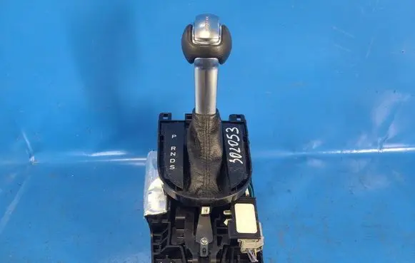 Ford Mustang VI Gear shifter/selector JR3Z7210AH