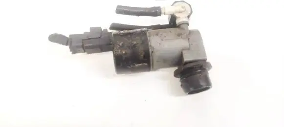 Nissan Qashqai Windscreen/windshield washer pump 681155246091
