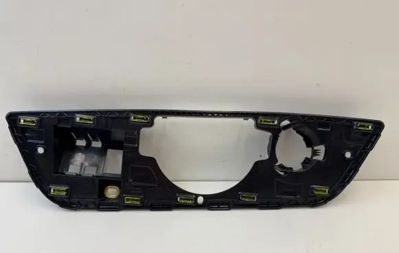 Audi Q7 4M Dash center speaker frame 4M2857736