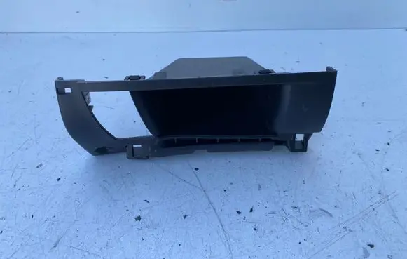 Glove box