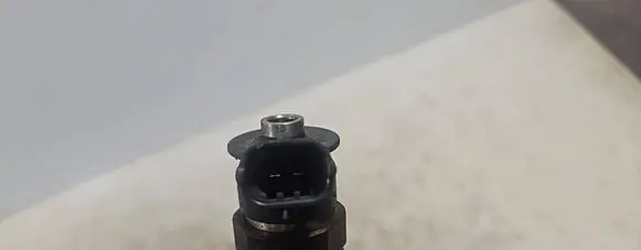 Peugeot 207 Fuel injector 0445110339