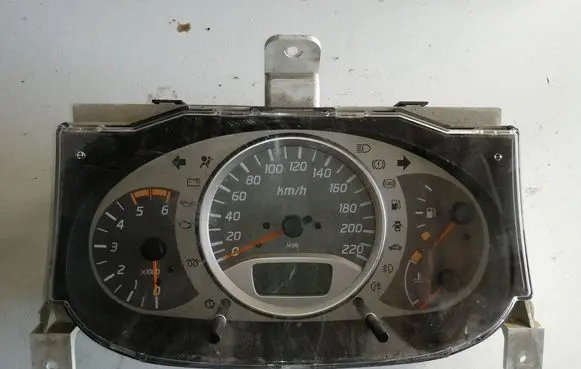 Nissan Almera Tino Speedometer (instrument cluster) BU010