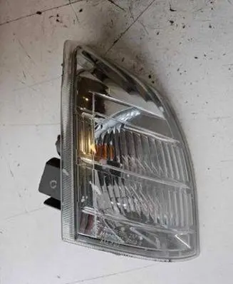 Nissan X-Trail T30 Front indicator light 3443R