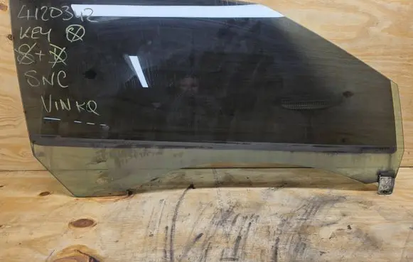 Audi A5 8T 8F Front door window/glass (coupe) 43R00082 A011404