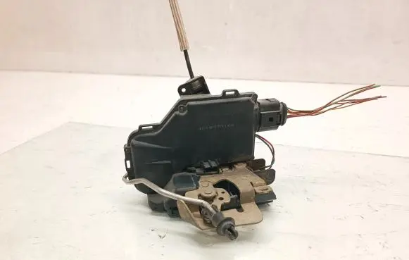 Audi A6 S6 C5 4B Front door lock 4B1837016B