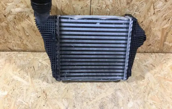 Porsche Macan (95B) Intercooler radiator 95b145804b