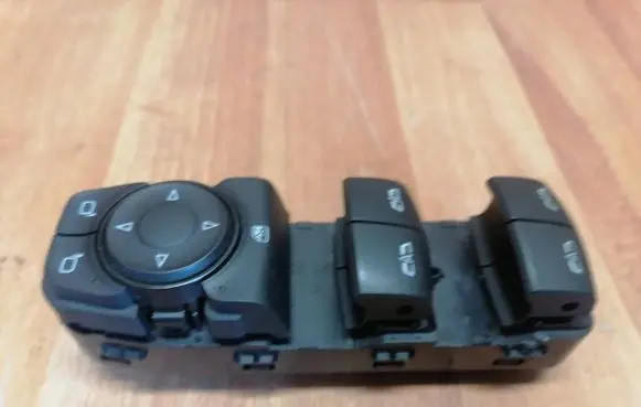 Opel Insignia B Electric window control switch 84565760 YR005163YX
