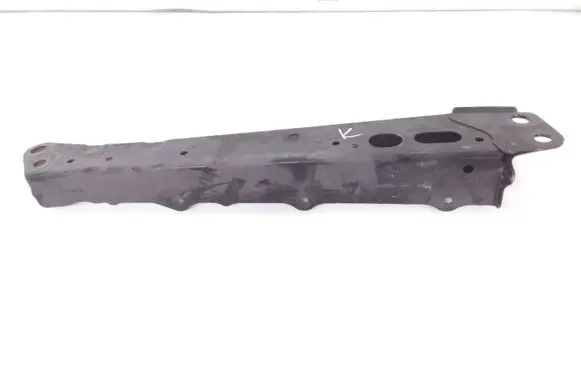 Toyota Auris E180 Other engine bay part