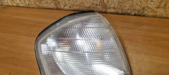 Mercedes-Benz C W202 Front indicator light 1305232924