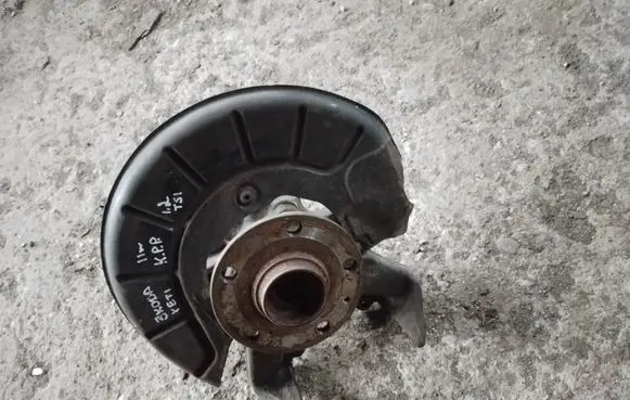 Skoda Yeti (5L) Front wheel hub