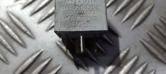 Volkswagen Golf IV Other relay 141951253b 20240072