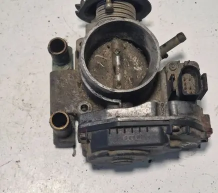 Audi A4 S4 B5 8D Throttle valve 058133063