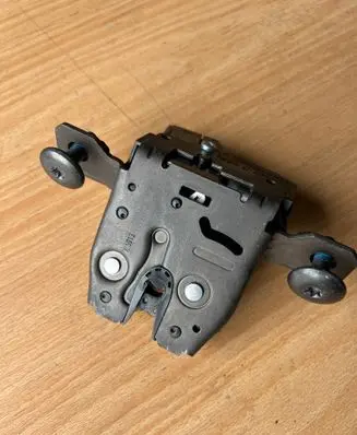 Opel Zafira B Tailgate/trunk/boot lock/catch/latch 13587646