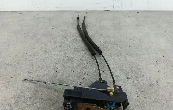 Chevrolet Epica Front door lock 