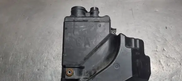Honda CR-V Air filter box R6A
