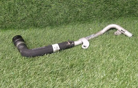 Engine coolant pipe/hose
