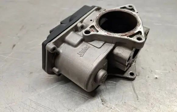 Volkswagen Golf VI EGR valve 03L131501E
