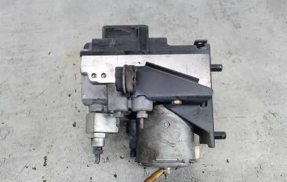 BMW 5 E39 ABS Pump 34511090910