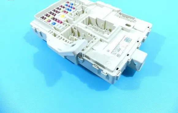 Hyundai i30 Central body control module 91955-G4290 IMPRK1349373