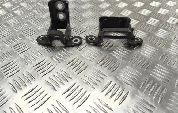 Rear door hinge set