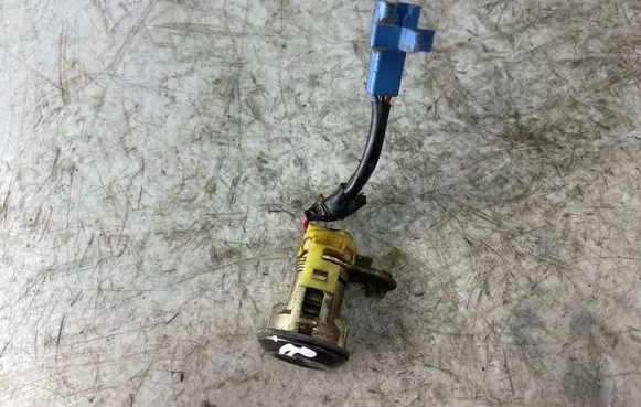 Mitsubishi Pajero Sport I Front door lock (next to the handle) 