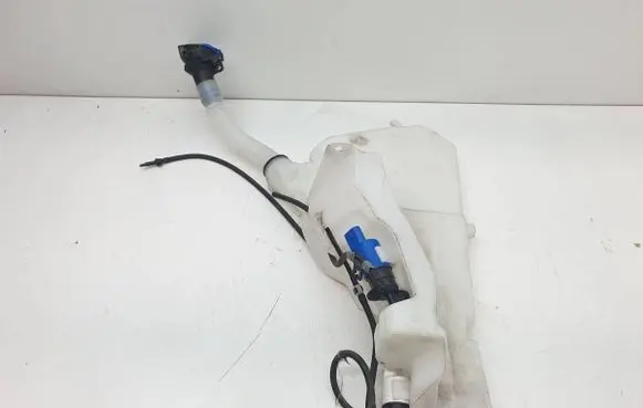 Jaguar F-Pace Windshield washer fluid reservoir/tank