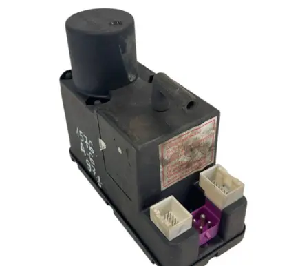 Audi A4 S4 B5 8D Vacuum pump 4A0862257J