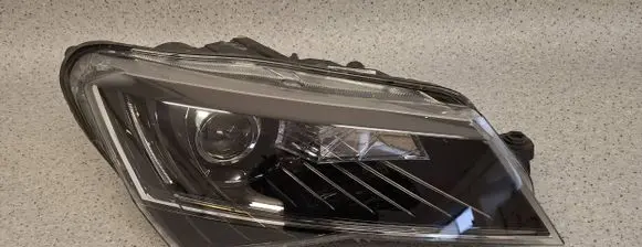 Skoda Superb B8 (3V) Headlight/headlamp 3V1941016A 1ZS01193922