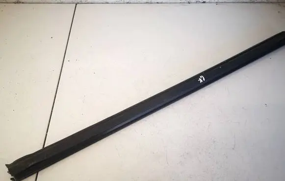 Volvo XC60 Rear door glass trim molding 30762372
