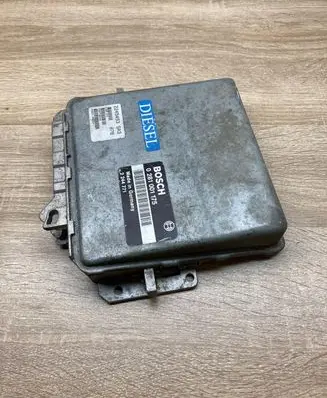 BMW 5 E34 Engine control unit/module ECU 2244771 0281001175