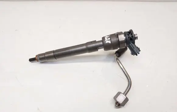 Nissan X-Trail T32 Fuel injector 0445110546