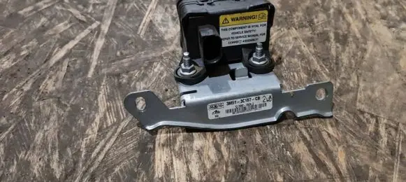 Volvo V50 ESP acceleration yaw rate sensor 3M513C187CB